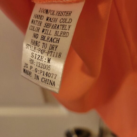 Pastel sleeveless top with gold braided strap in back - Picture 6 of 6